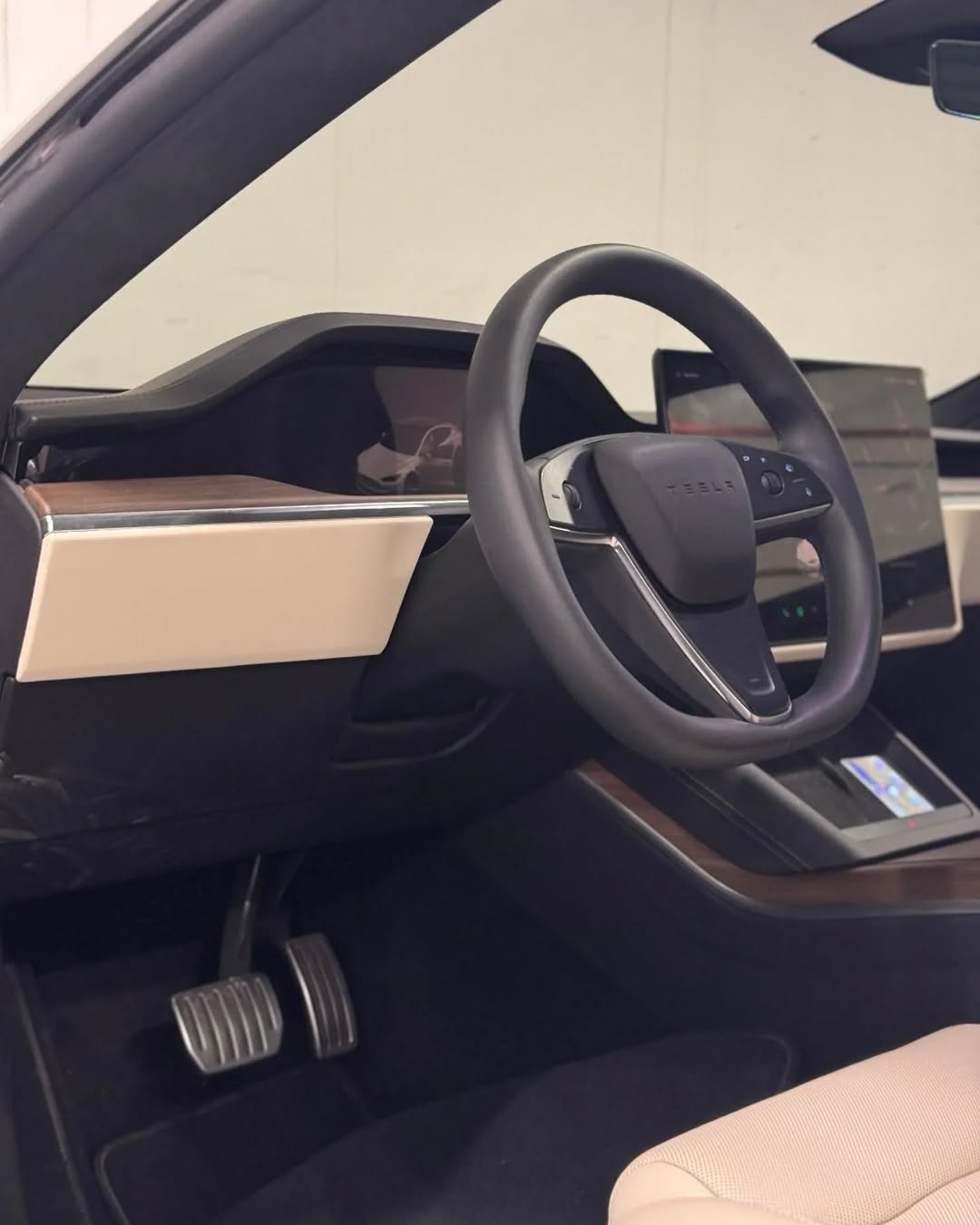 Tesla Model S Thumbnail 5