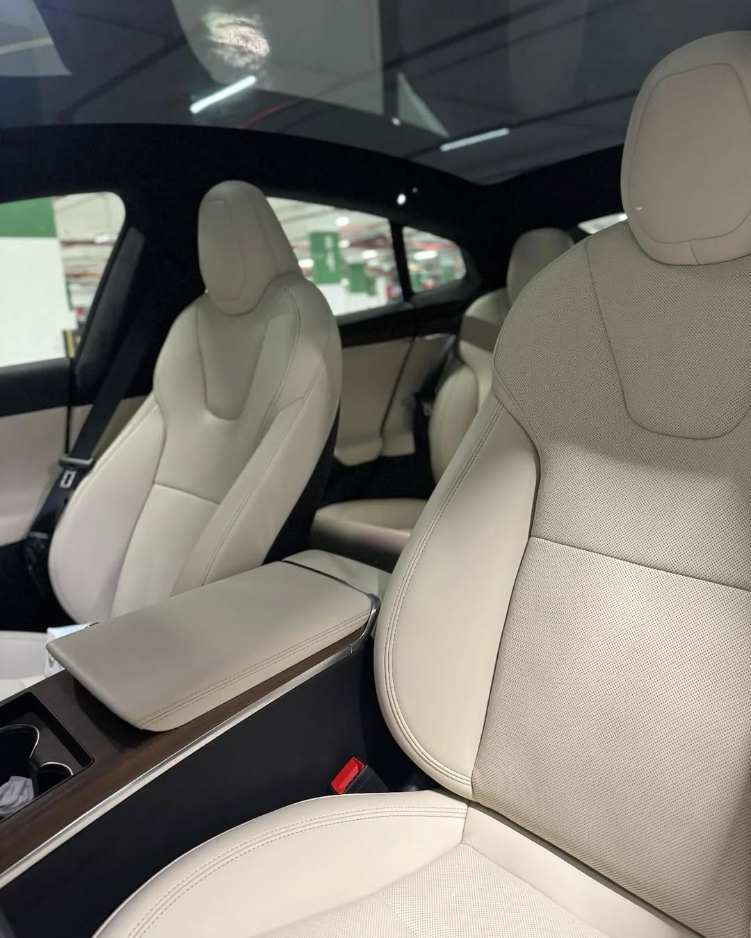 Tesla Model S Thumbnail 6