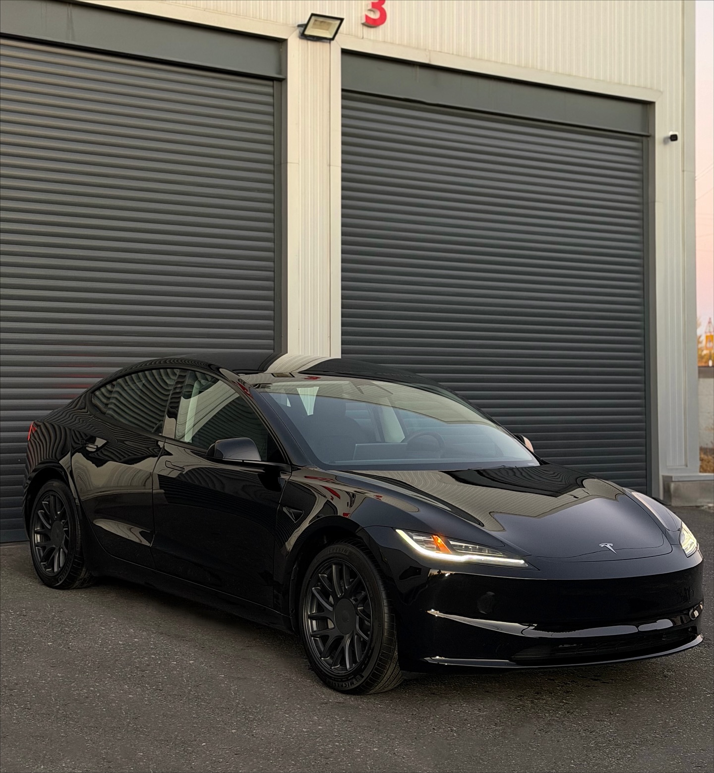 Model 3 Long Range Thumbnail 3