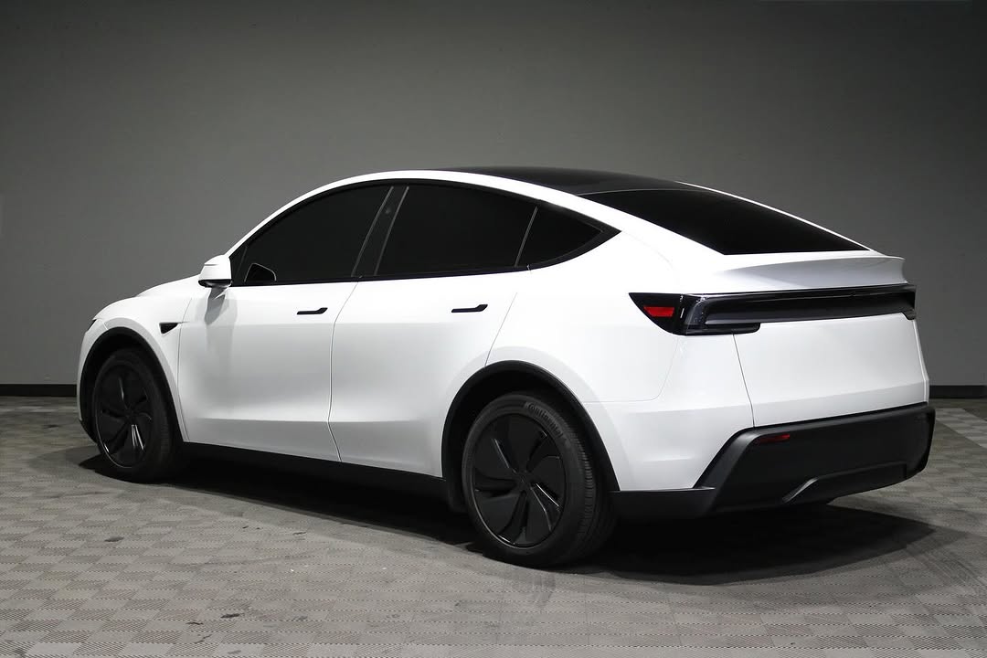 Model Y Plaid Thumbnail 5