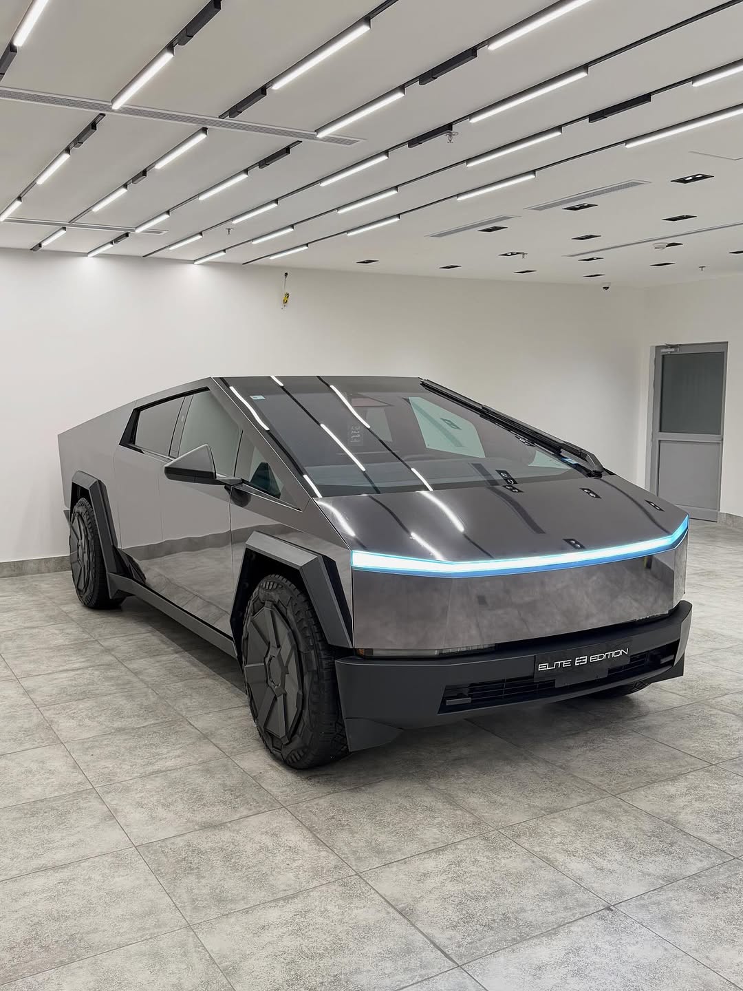 Tesla Cybertruck Thumbnail 3