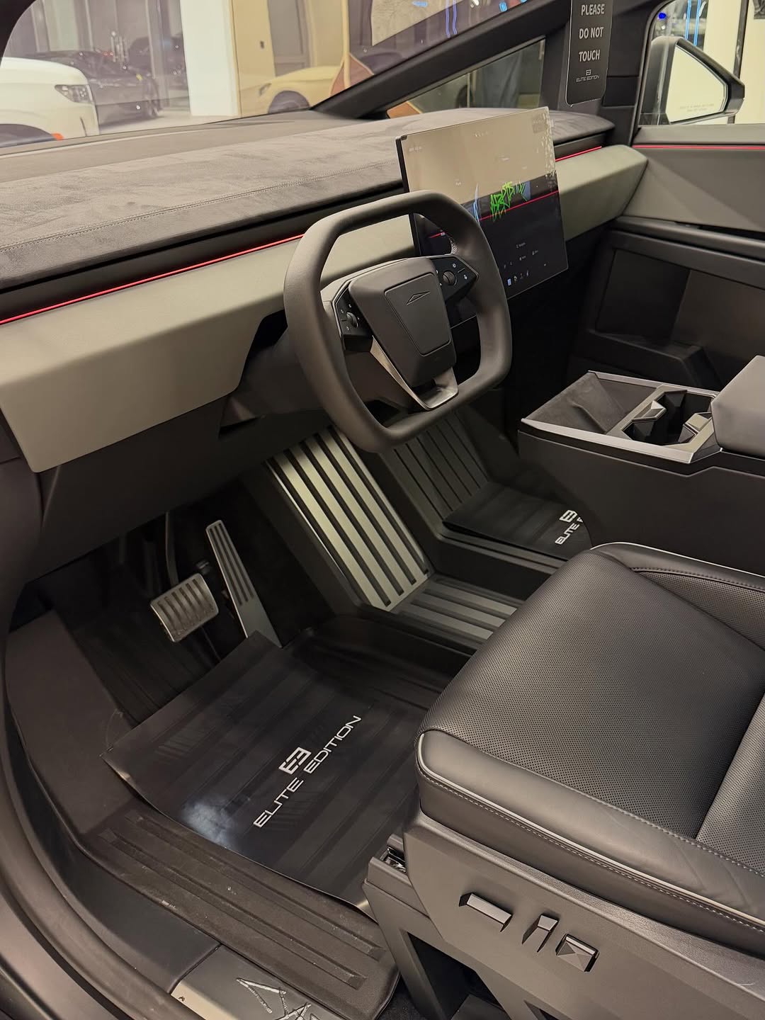 Tesla Cybertruck Thumbnail 4